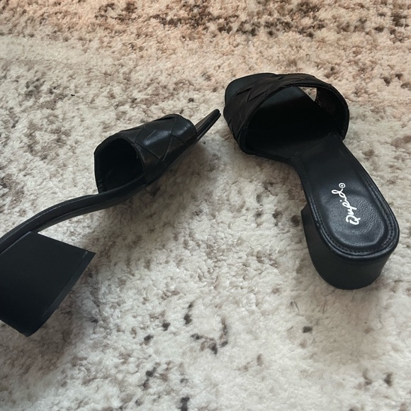 Shoes - Picture 5 of 5